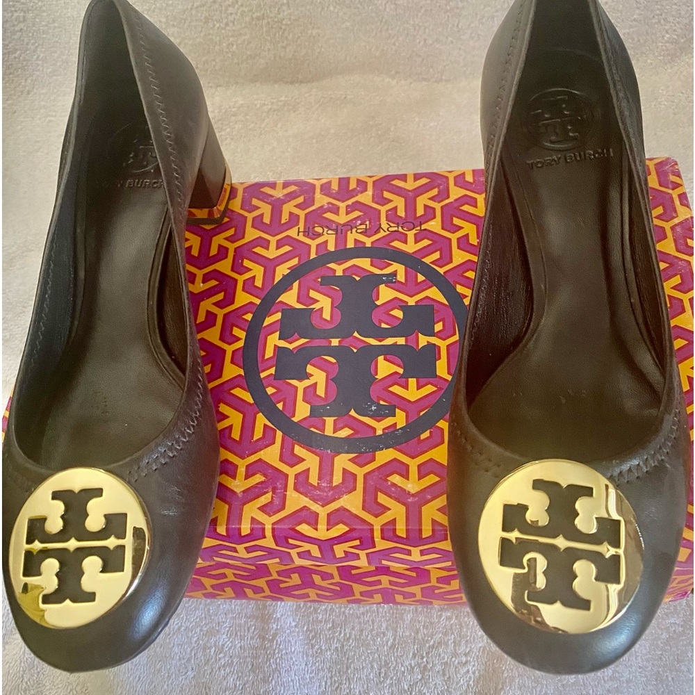 Tory Burch Coconut Gold 215 , Basic Amy Pump-Mest… - image 3